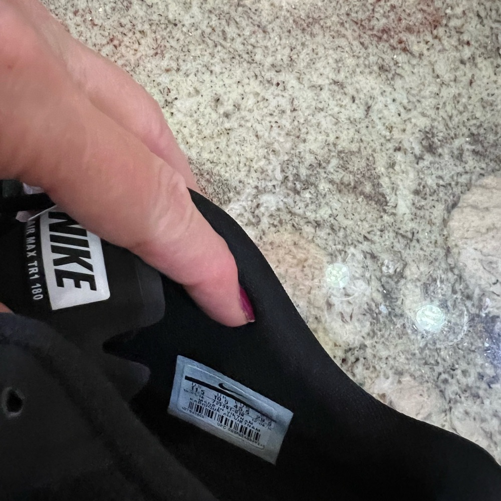 Nike Black Athletic Shoes - Picture 14 of 14